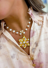 Load image into Gallery viewer, Lilly Pearl Flower Necklace