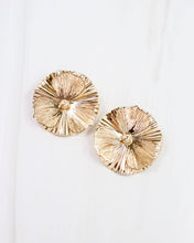 Load image into Gallery viewer, Rimini Filigree Flower Earring
