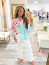 Load image into Gallery viewer, Pretty Flower Blouse
