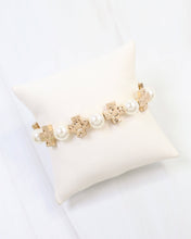 Load image into Gallery viewer, Lansing Pearl and Cross Stretch Bracelet
