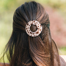 Load image into Gallery viewer, Blonde Tortoise | Medium | Flat Circle Hair Clip
