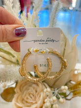 Load image into Gallery viewer, Oval Accent Pearl Hoops
