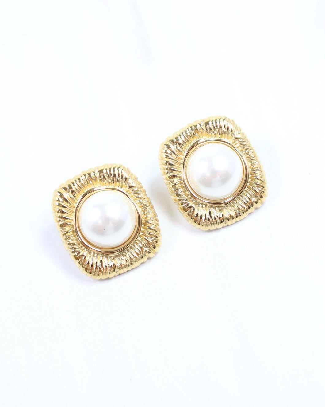 Aspen Pearl Textured Stud Earring
