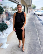 Load image into Gallery viewer, Elegant Ball Dress - Black
