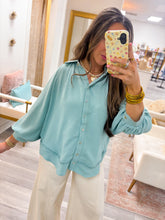 Load image into Gallery viewer, Get Going Button Blouse - Mint
