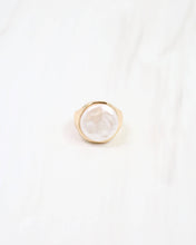 Load image into Gallery viewer, Moorhead Pearl Ring Gold
