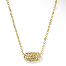 Load image into Gallery viewer, TIGER STRIPED ELISA SHORT PENDANT NECKLACE GOLD NATURAL MOTHER OF PEARL
