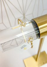 Load image into Gallery viewer, LEANNE CUFF BRACELET GOLD NATURAL MOTHER OF PEARL
