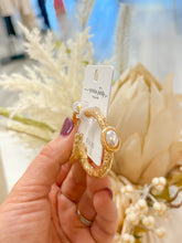 Load image into Gallery viewer, Oval Accent Pearl Hoops
