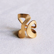 Load image into Gallery viewer, Statement Retro Ring
