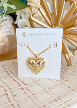 Load image into Gallery viewer, MALLORY ROSE LOCKET SHORT PENDANT NECKLACE GOLD
