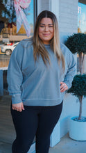 Load image into Gallery viewer, Washington Curvy Pullover - Sleet
