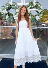 Load image into Gallery viewer, Barefoot Round Dress
