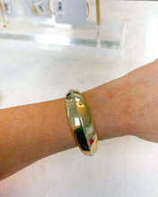 Load image into Gallery viewer, KAIA CUFF BRACELET GOLD S/M
