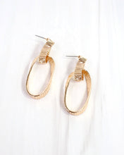 Load image into Gallery viewer, Salerno Textured Double Link Earring
