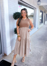 Load image into Gallery viewer, Coco Puff Midi Dress
