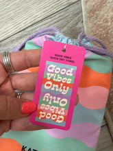 Load image into Gallery viewer, Katy Did Quick Dry Towel - D

