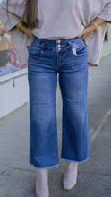 Load image into Gallery viewer, Double Trouble High Rise Crop Jeans
