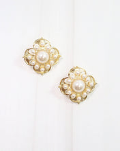 Load image into Gallery viewer, Abagayle Pearl Earring

