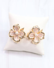 Load image into Gallery viewer, Bailey Flower Earring Gold
