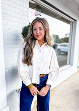 Load image into Gallery viewer, Ivory Floral Button Top
