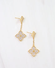 Load image into Gallery viewer, Camelford Clover Drop Earring
