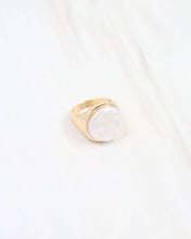 Load image into Gallery viewer, Moorhead Pearl Ring Gold
