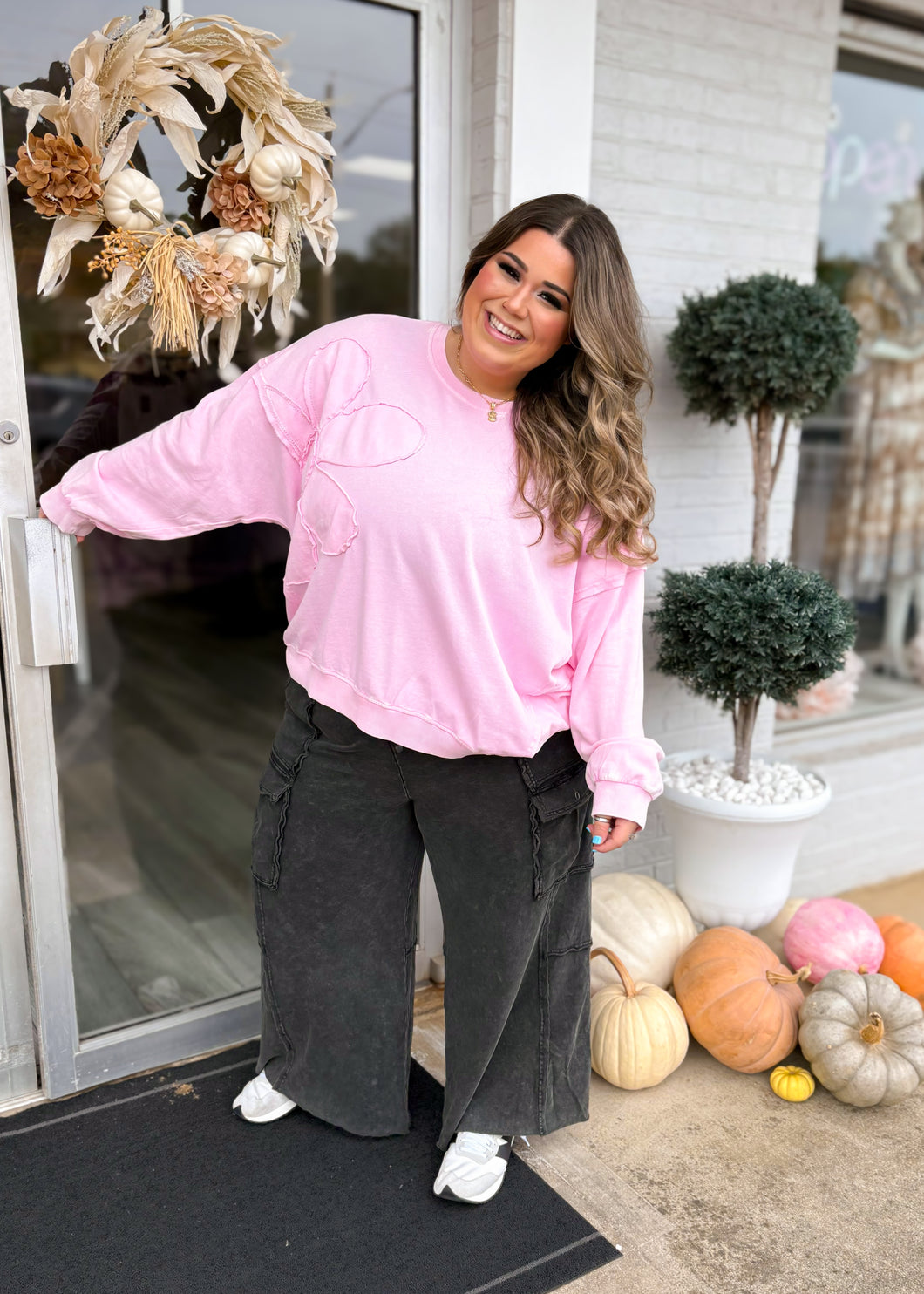 Wide Legged Cargo Pants - Black