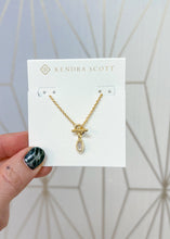 Load image into Gallery viewer, MINI ELISA TOGGLE SHORT PENDANT NECKLACE

