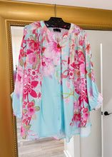 Load image into Gallery viewer, Pretty Flower Blouse
