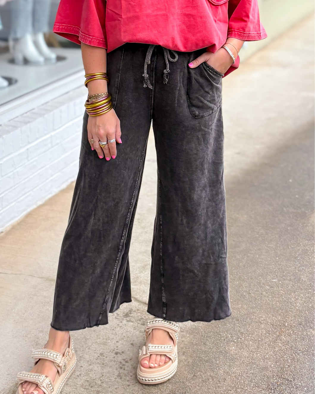 Forward Wide Legged Pants - Black
