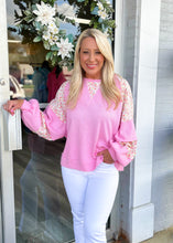 Load image into Gallery viewer, Floral Lightweight Top - Pink
