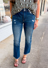 Load image into Gallery viewer, High Rise Straight Raw Hem Cropped Denim Pants
