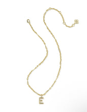 Load image into Gallery viewer, BUBBLE LETTER E SHORT PENDANT NECKLACE GOLD
