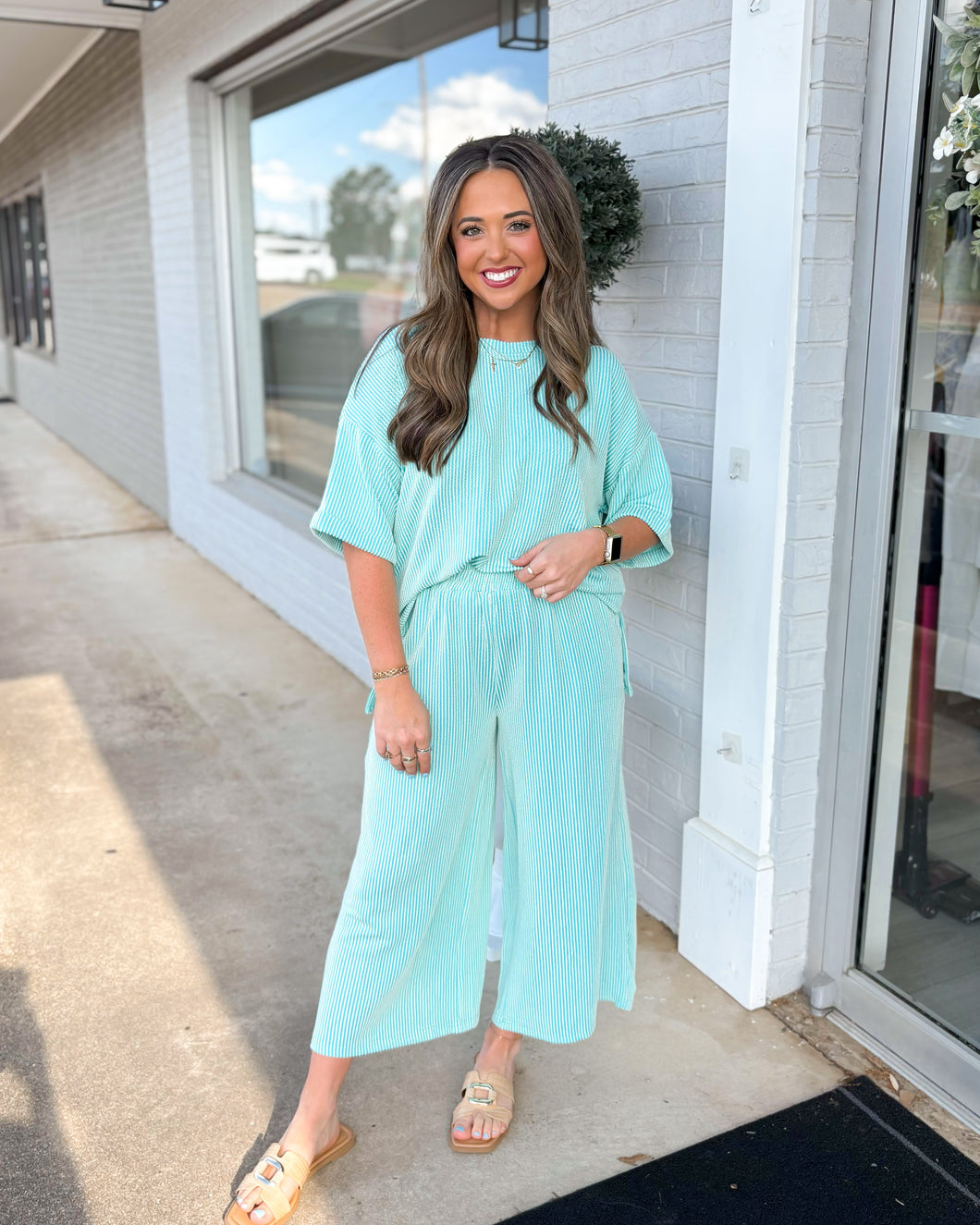 Allison Textured Capri Pants - Mint