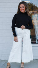 Load image into Gallery viewer, Cute As A Button Top - Black
