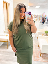 Load image into Gallery viewer, Round Neck Short Sleeve Midi Dress - Olive
