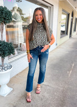 Load image into Gallery viewer, High Rise Straight Raw Hem Cropped Denim Pants
