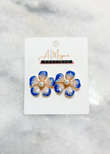 Load image into Gallery viewer, Glass Earrings
