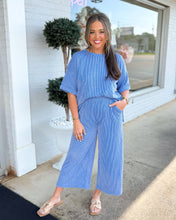 Load image into Gallery viewer, Allison Textured Capri Pants - Blue
