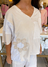 Load image into Gallery viewer, Looking Lovely Top
