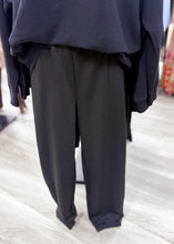 Load image into Gallery viewer, Plus Scuba Joggers With Pockets - Black
