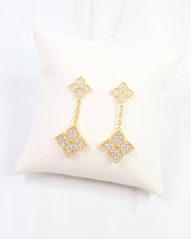 Load image into Gallery viewer, Camelford Clover Drop Earring
