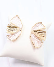 Load image into Gallery viewer, Collins Earring Gold
