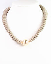 Load image into Gallery viewer, Dayle Disc and Ball Necklace Brown
