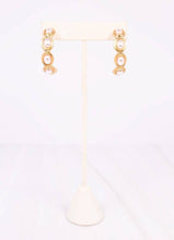 Load image into Gallery viewer, Dalma Pearl Hoop Earring
