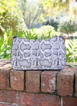 Load image into Gallery viewer, Joan Crossbody

