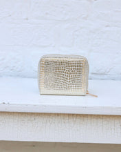 Load image into Gallery viewer, Blakely Wallet Gold
