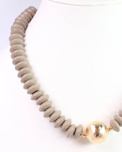 Load image into Gallery viewer, Dayle Disc and Ball Necklace Brown
