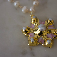 Load image into Gallery viewer, Lilly Pearl Flower Necklace
